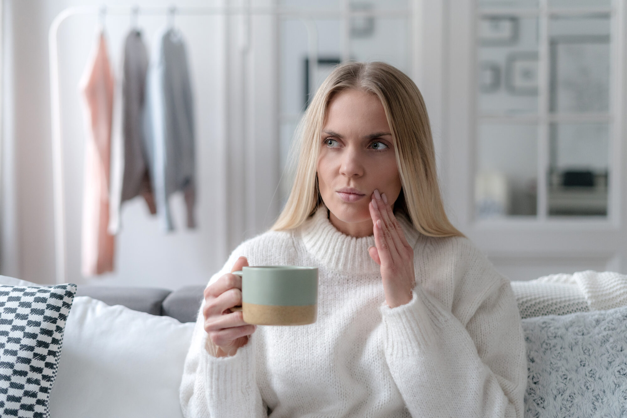 What Are the Early Symptoms of Tooth Decay?