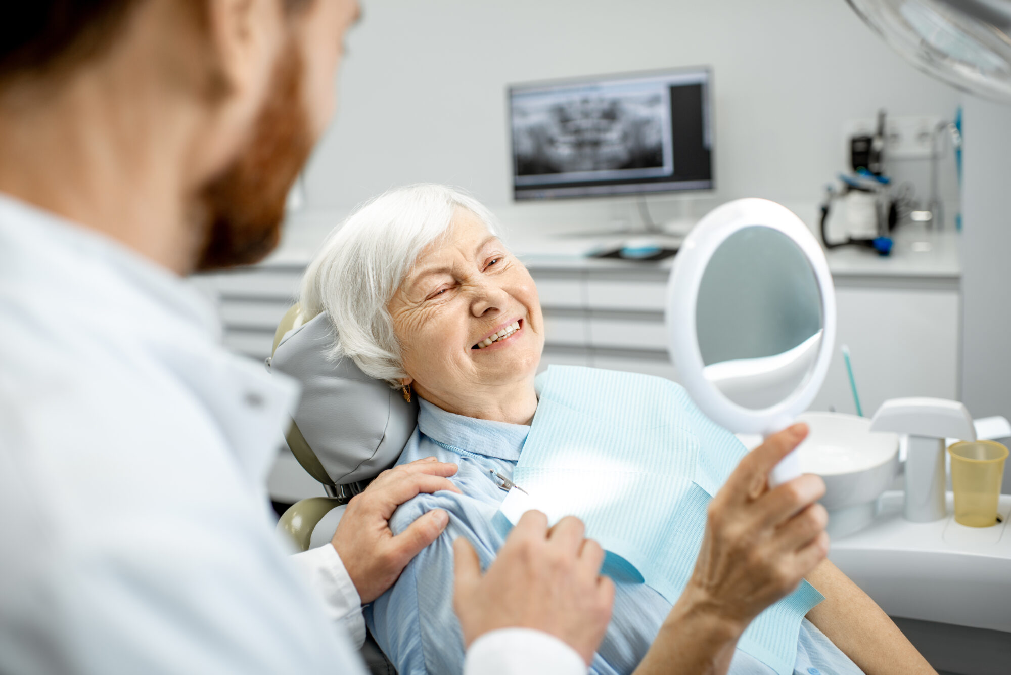 What Should You Expect During a Mini Dental Implant Procedure?